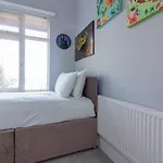 Guestready - Restful In Drimnagh 게스트하우스 4*