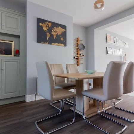 Guestready - Restful In Drimnagh 4* 더블린